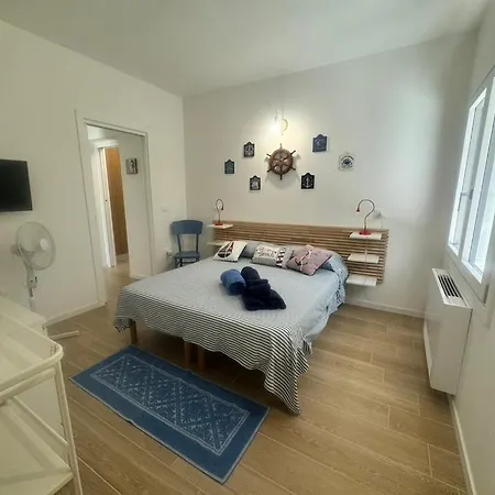 With Garden 1000m - 300m From The In Pula Villa